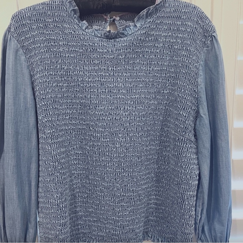 Veronica Beard size large denim smocked top